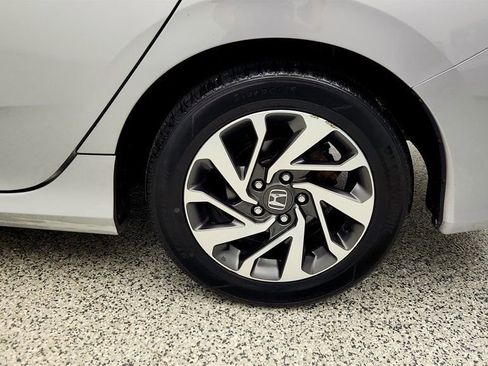 Used 2017 Honda Civic EX image 9