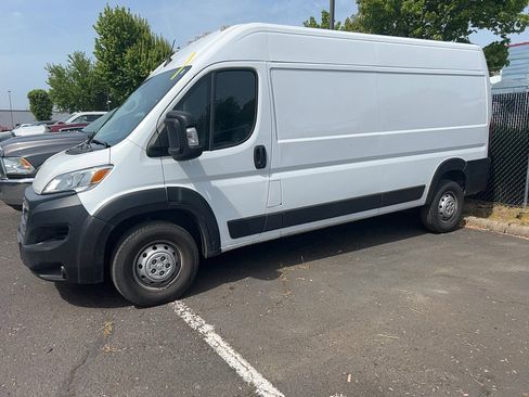 Used 2023 RAM ProMaster 2500 FWD image 1