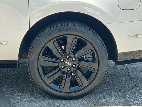 Certified 2024 Lincoln Navigator L Reserve AWD/4WD image 7