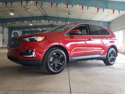 Used 2024 Ford Edge SEL w/ Convenience Package image 8