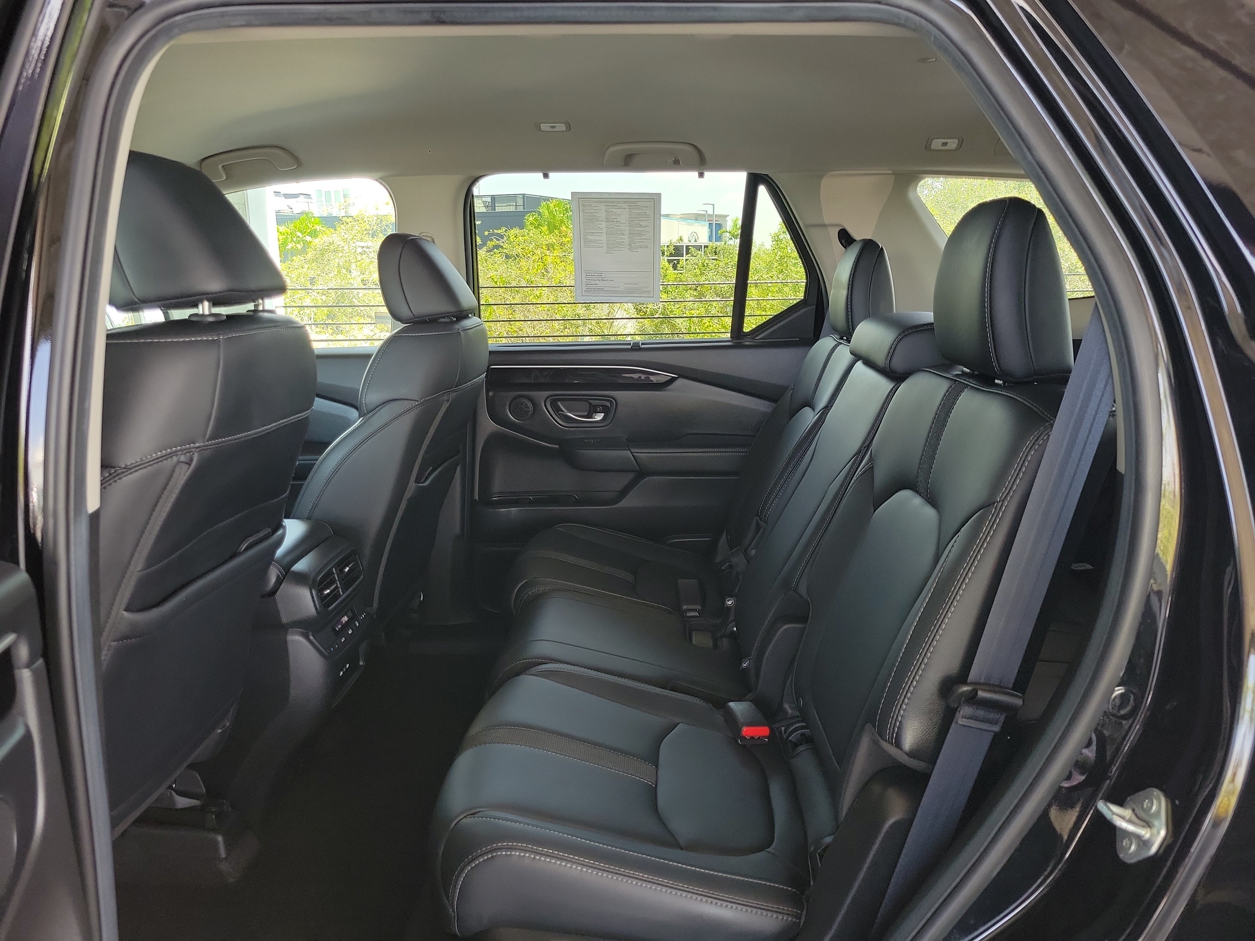 Used 2024 Honda Pilot EX-L image 10
