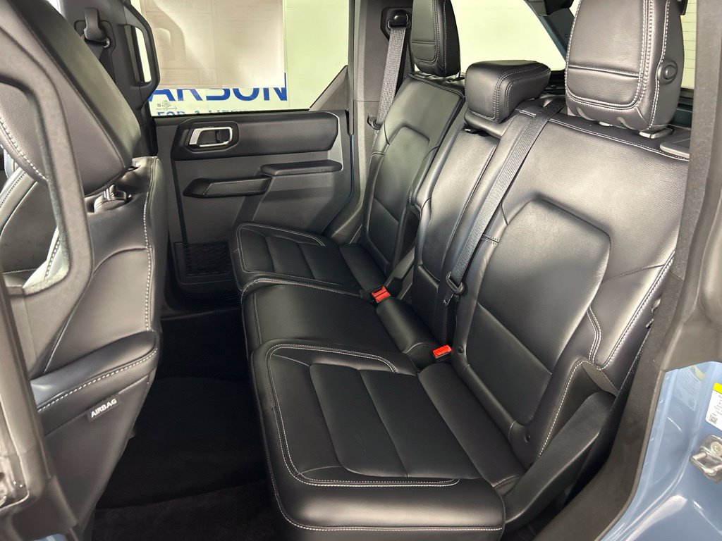 Used 2025 Ford Bronco Outer Banks AWD/4WD image 25