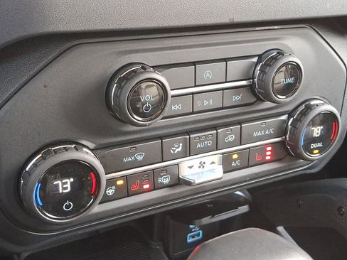 Certified 2025 Ford Bronco Badlands image 15