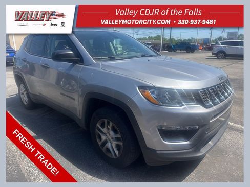 Used 2018 Jeep Compass Sport FWD image 1