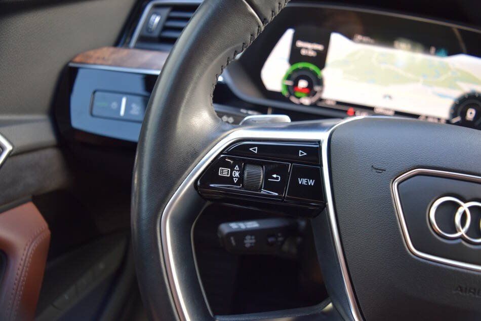 Used 2019 Audi e-tron Prestige w/ Prestige Package AWD/4WD image 67