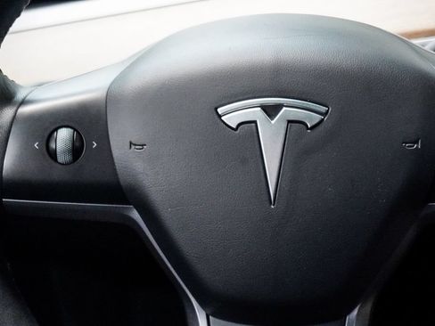 Used 2023 Tesla Model Y Long Range AWD/4WD image 15