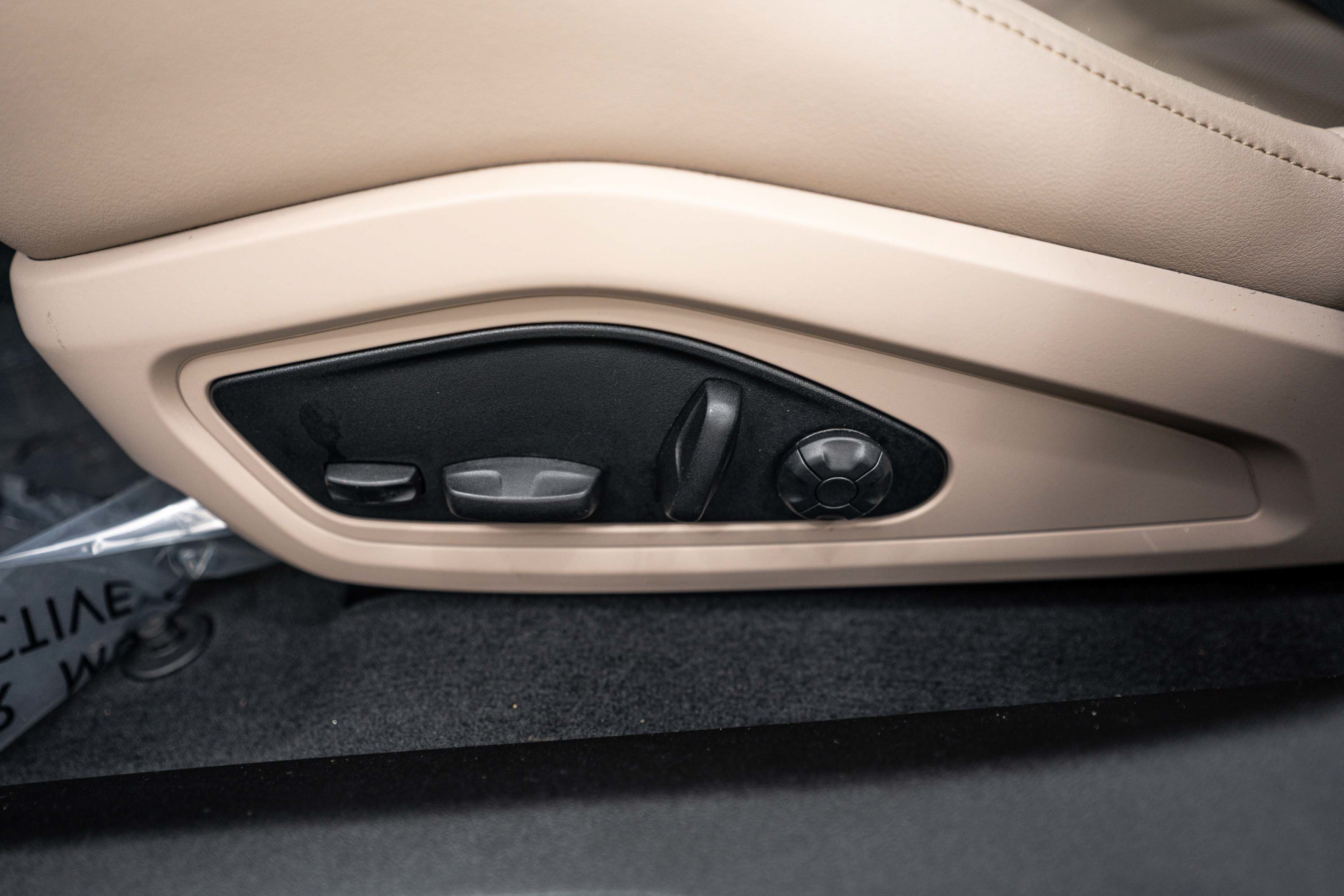 Certified 2023 Porsche Taycan 4S AWD/4WD image 19