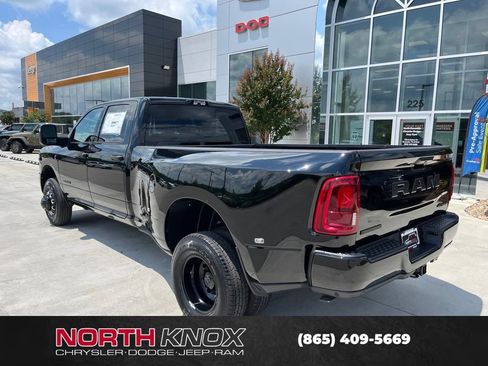 New 2026 RAM 3500 Big Horn AWD/4WD image 18