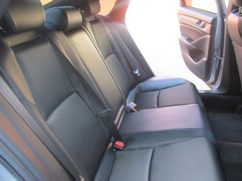Used 2018 Honda Accord Sport image 73