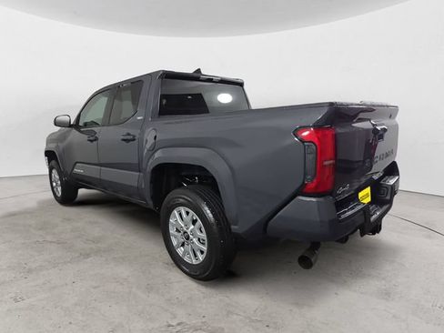 Used 2025 Toyota Tacoma SR5 AWD/4WD image 3