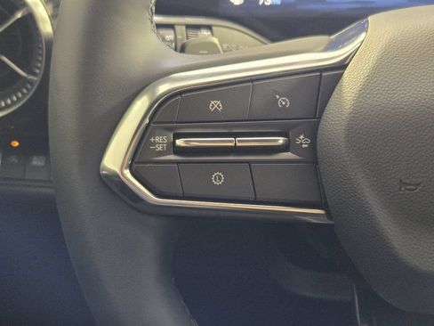 New 2026 Chevrolet Equinox LT w/ Convenience Package II FWD image 31