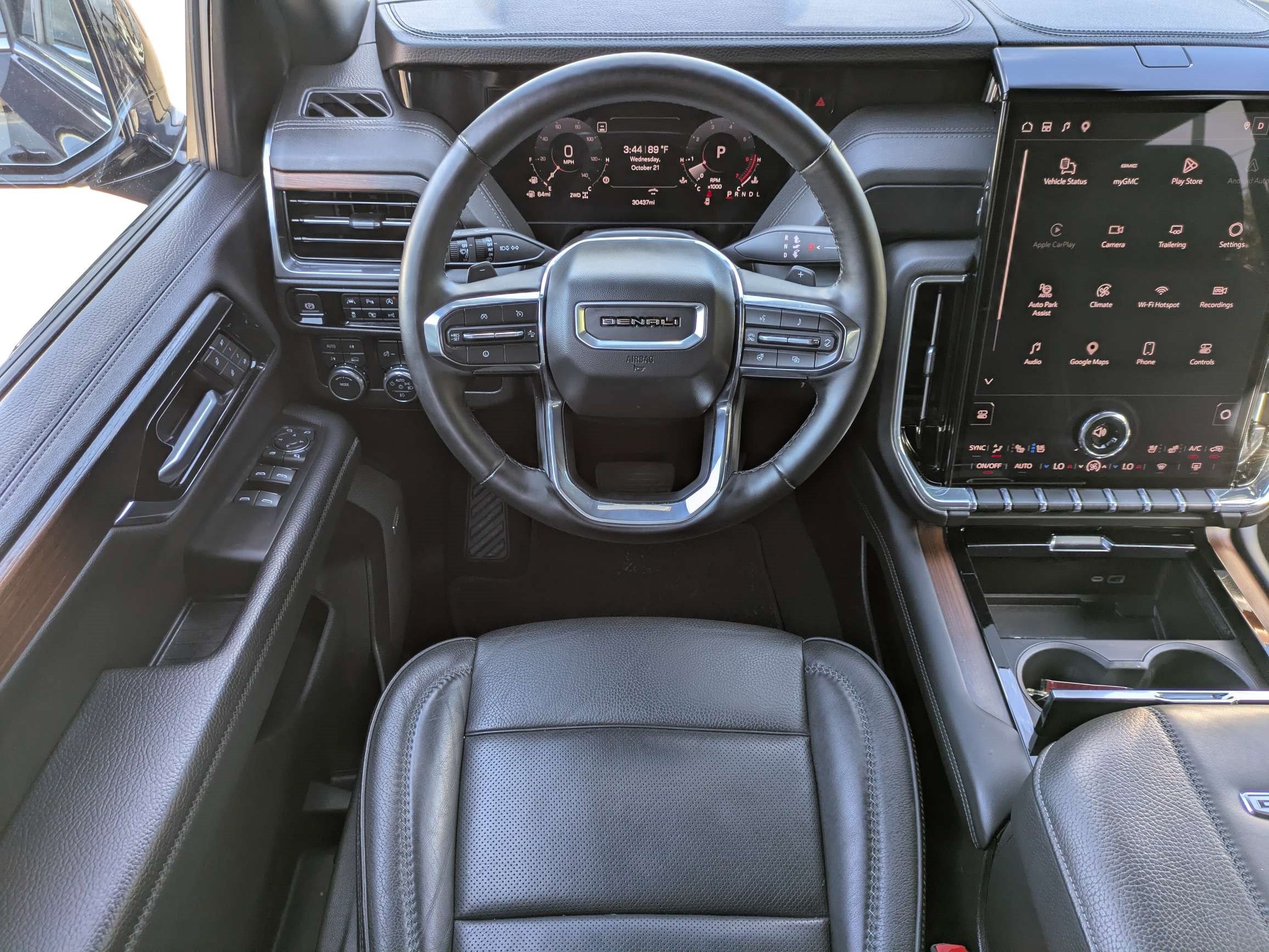 Used 2025 GMC Yukon XL Denali AWD/4WD image 16