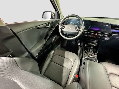 Used 2024 Kia Niro SX image 15