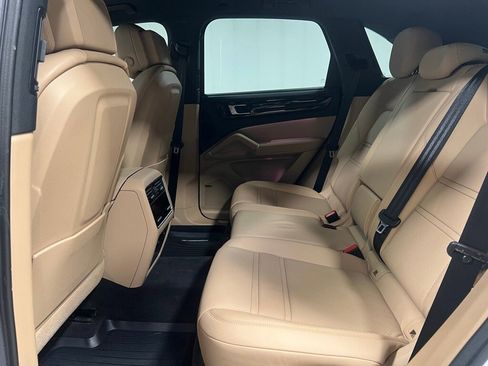 Used 2023 Porsche Cayenne image 25