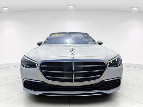 Used 2022 Mercedes-Benz S 580 4MATIC Sedan image 2