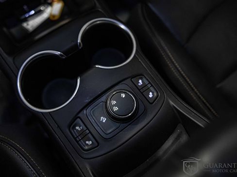 Used 2019 GMC Terrain SLT image 29