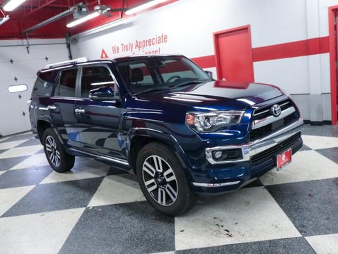Used 2022 Toyota 4Runner Limited AWD/4WD image 3