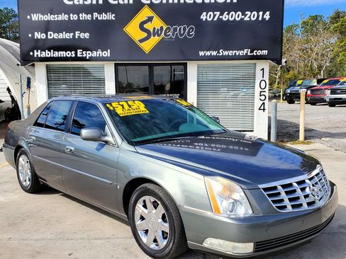 Used 2006 Cadillac DTS w/ Trunk Convenience Package image 1