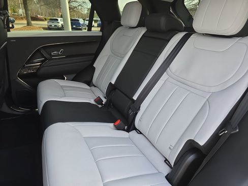 New 2026 Land Rover Range Rover Sport Dynamic SE image 14