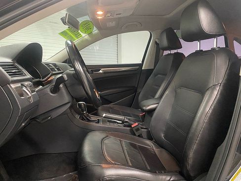 Used 2018 Volkswagen Passat 2.0T SE image 11