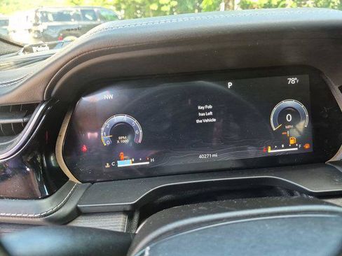 Certified 2022 Jeep Grand Cherokee Overland w/ Luxury Tech Group IV AWD/4WD image 11