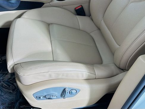 Used 2025 Porsche Macan image 22