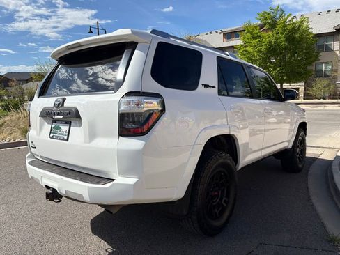 Used 2015 Toyota 4Runner SR5 image 8