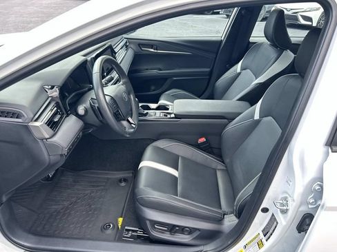 Used 2025 Toyota Camry SE w/ Convenience Package FWD image 20