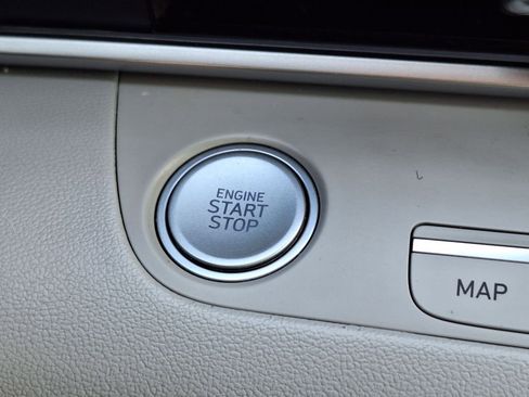 Certified 2021 Hyundai Elantra Limited image 25