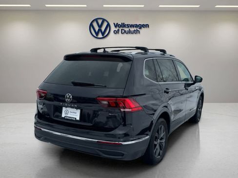 Certified 2024 Volkswagen Tiguan SE image 5