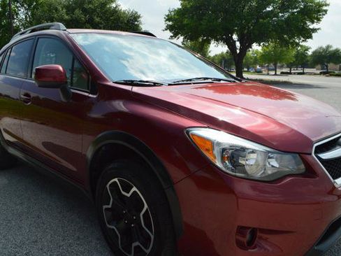 Used 2014 Subaru Crosstrek 2.0i Limited AWD/4WD image 3