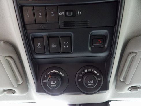 Used 2024 Toyota 4Runner TRD Off-Road Premium image 41