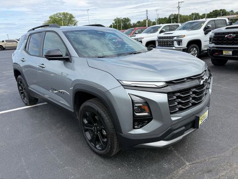 Used 2026 Chevrolet Equinox LT w/ Midnight Edition FWD image 7
