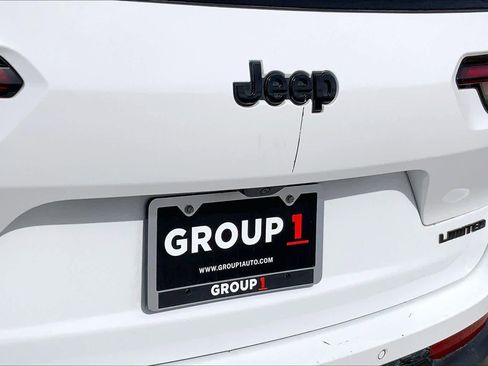 Used 2023 Jeep Grand Cherokee L Limited w/ Black Appearance Package image 29