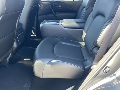 Used 2024 Nissan Armada SL w/ Midnight Edition Package image 11