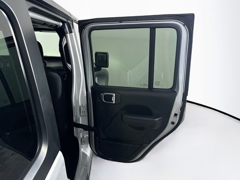 Used 2023 Jeep Wrangler Unlimited w/ Cold Weather Group AWD/4WD image 30