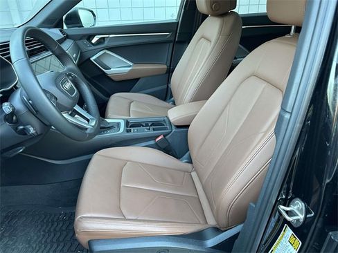 Certified 2025 Audi Q3 2.0T Premium Plus w/ Premium Plus Package image 21