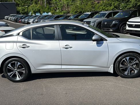 Certified 2022 Nissan Sentra SV FWD image 25