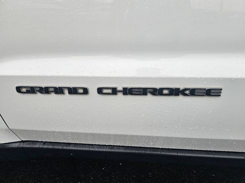 Used 2020 Jeep Grand Cherokee Limited AWD/4WD image 35
