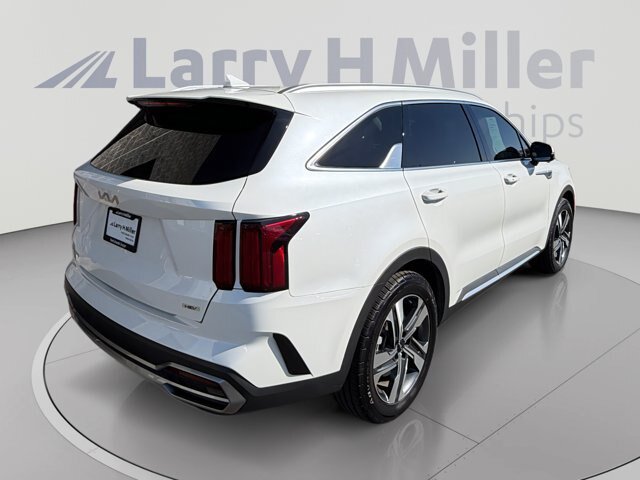 Used 2023 Kia Sorento SX Prestige w/ Panoramic Sunroof Package AWD/4WD image 5