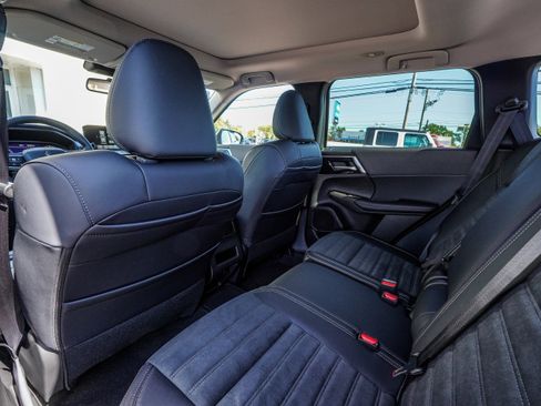 New 2025 Mitsubishi Outlander SE AWD/4WD image 41