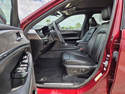 Used 2023 Jeep Grand Cherokee Overland RWD image 15