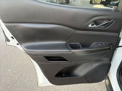 Used 2021 GMC Acadia SLT w/ Elevation Edition image 12