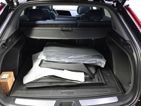 New 2026 Cadillac Optiq Luxury 2 image 19