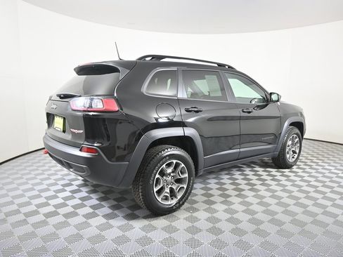 Used 2022 Jeep Cherokee Trailhawk image 6