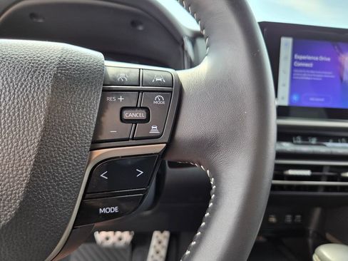 Used 2025 Toyota Camry SE w/ Convenience Package FWD image 25