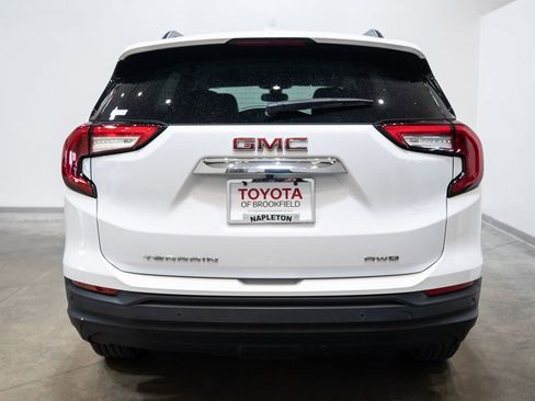 Used 2023 GMC Terrain SLE w/ Driver Convenience Package AWD/4WD image 4