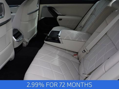 Used 2024 BMW i7 xDrive60 AWD/4WD image 23