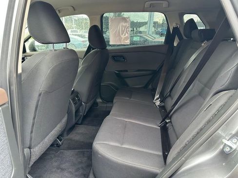 Used 2023 Nissan Rogue S image 11