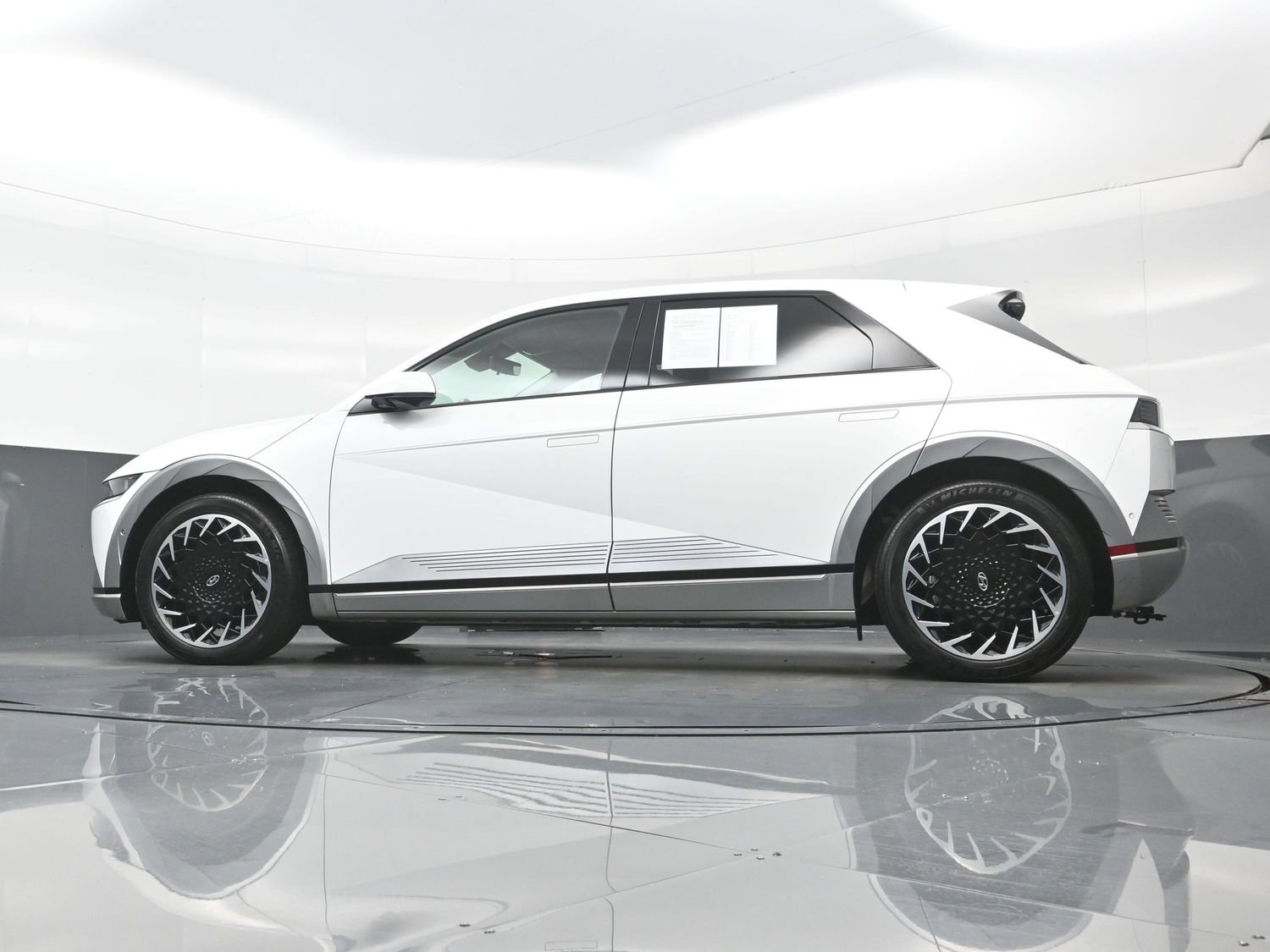Certified 2024 Hyundai Ioniq 5 Limited AWD/4WD image 28